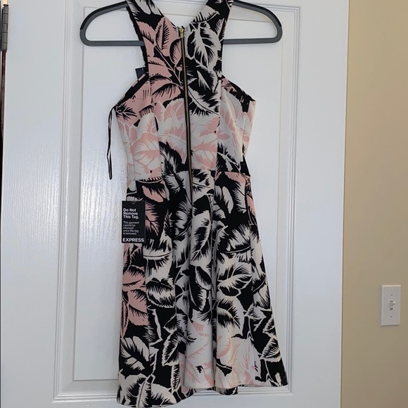 Express flower dress - Picture 3 of 3